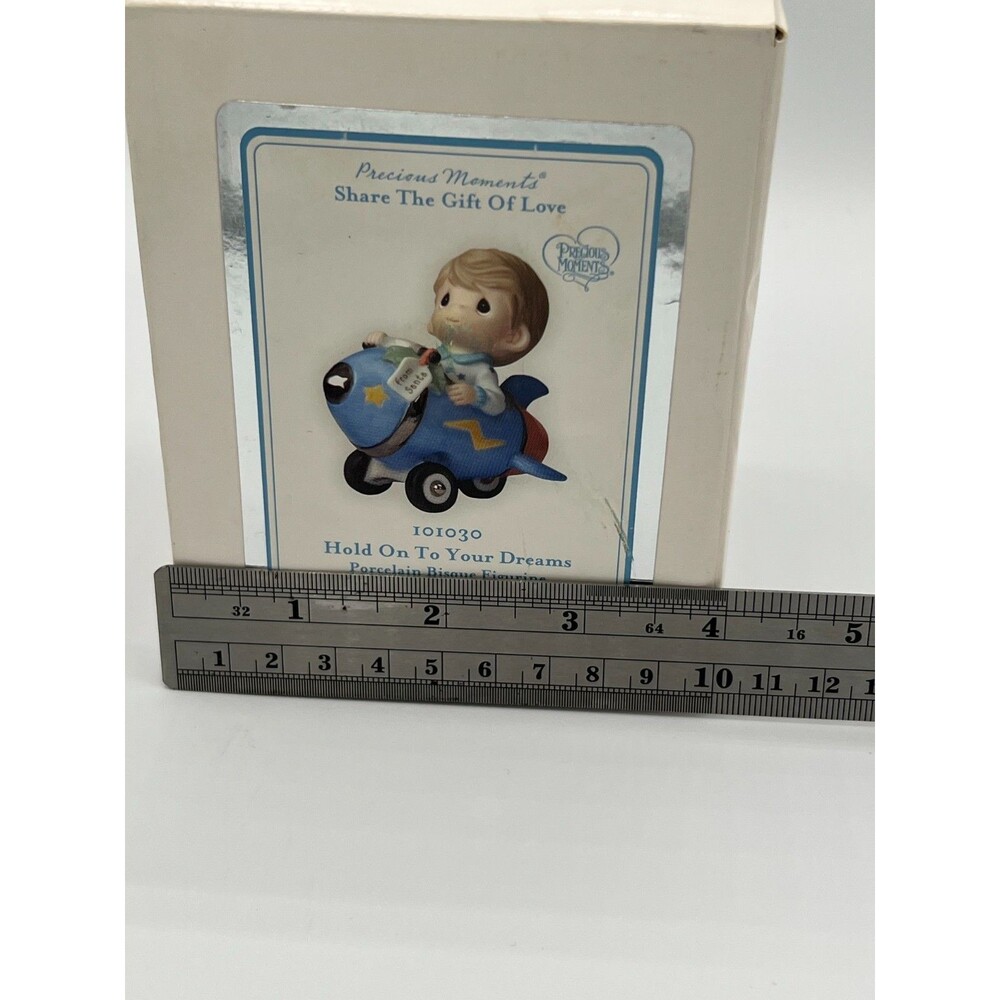 PRECIOUS MOMENTS "HOLD ON TO YOUR DREAMS " 2009 RARE!! Porcelain Bisque Figurine - Picture 5 of 15